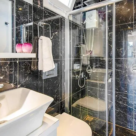 Sleeps 8 Air Con Wifi * Ovacık